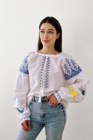 Жіноча вишиванка "Ластівки" 3454-Б-01 фото