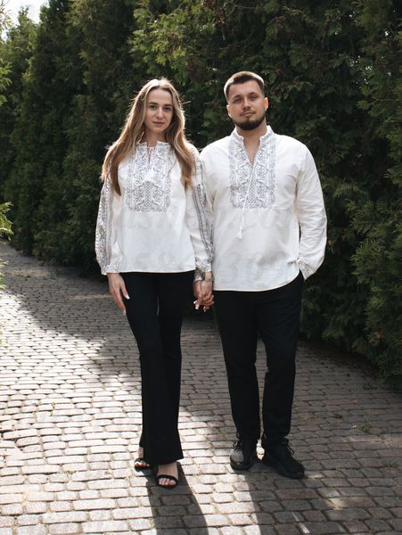 Парний білий сімейний комплект вишиванок &laquo;Дерево роду&raquo; з сірим орнаментом 9198-БСР+1198-БСР фото
