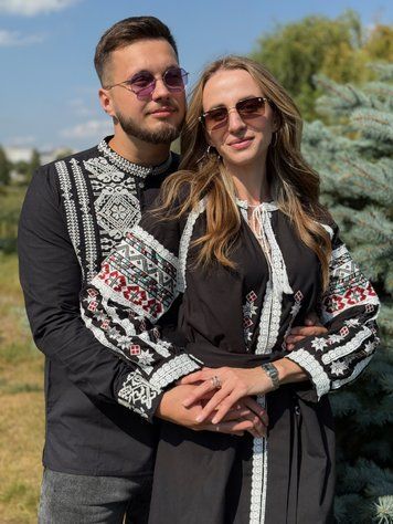 Вишиванка чоловіча "Вічність орнаменту" і сукня "Карпатська елегія" B005-ЧБ+5623-Ч фото