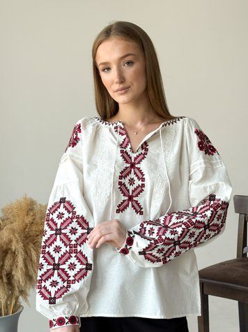 Біла жіноча вишиванка з червоно-чорною вишивкою &laquo;Квітуча сила&raquo; 1800-БЧР-01 фото
