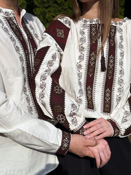 Парний комплект білих вишиванок &laquo;Спадщина&raquo; з шоколадно-бордовим орнаментом 9801-Б+1801-Б фото