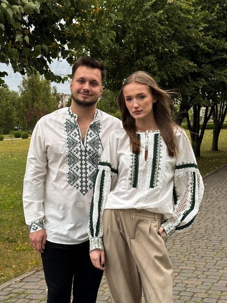Парні вишиванки - чоловіча &laquo;Смарагдова симетрія&raquo; і жіноча &laquo;Смарагдовий ритм&raquo; 9004-Б+5742-Б фото