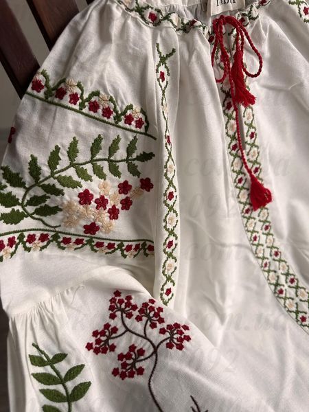 Жіноча молочна вишиванка &ldquo;Горобинова чарівність&rdquo; 2737-Б-01 фото